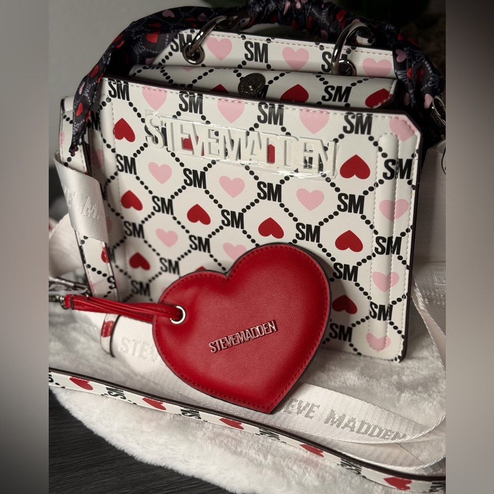 Steve Madden Valentine’s Day Hearts white crossbody purse bevelyn handbag - Picture 8 of 12